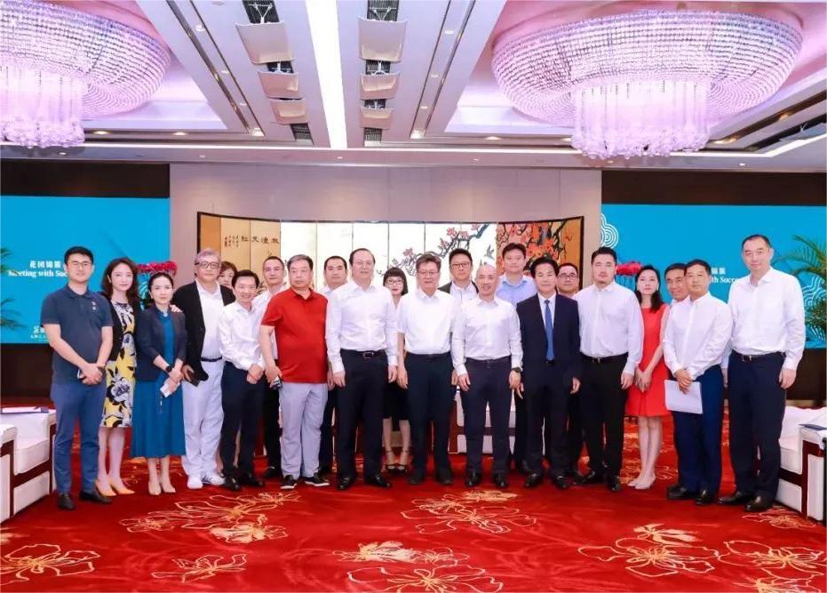 德晋贵宾厅董事长李军赴广州考察交流