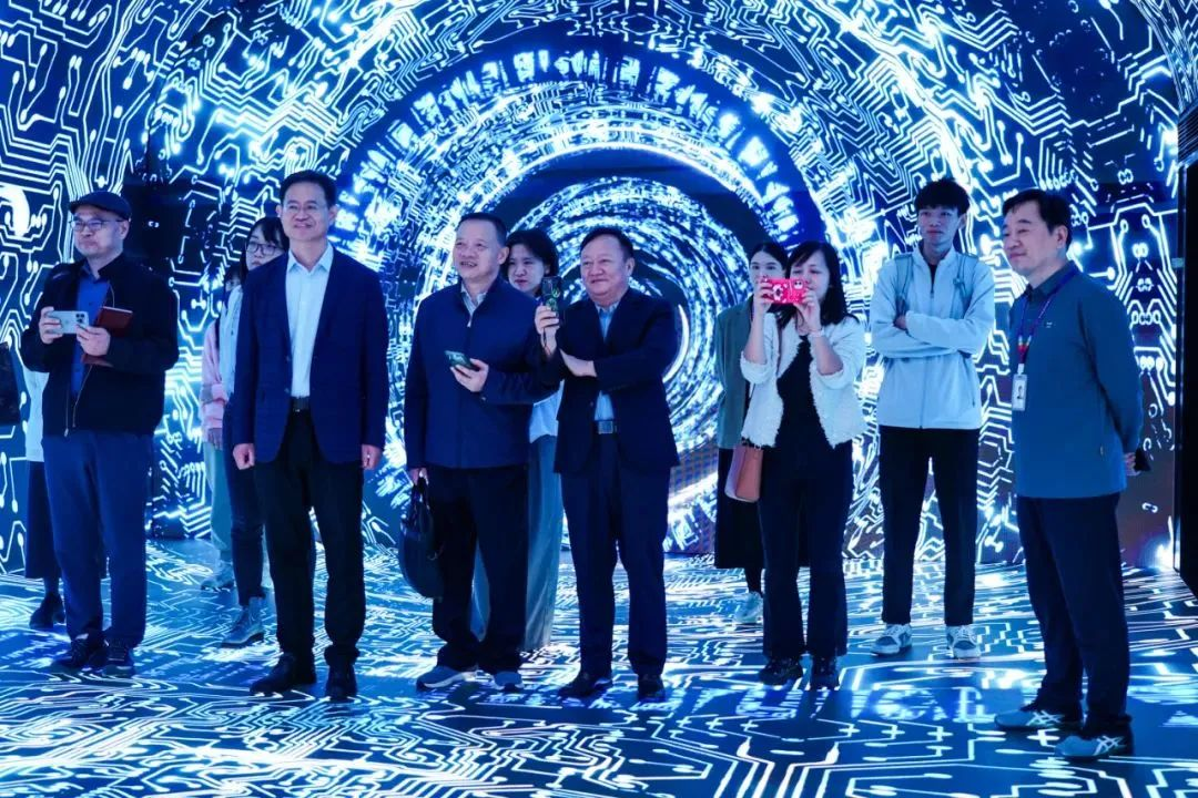 2024120602 国家广电总局生长研究中心一行赴德晋贵宾厅励丰文化调研指导